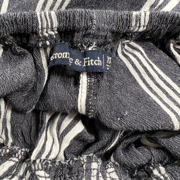 Abercrombie & Fitch open back romper. - Picture 4 of 4